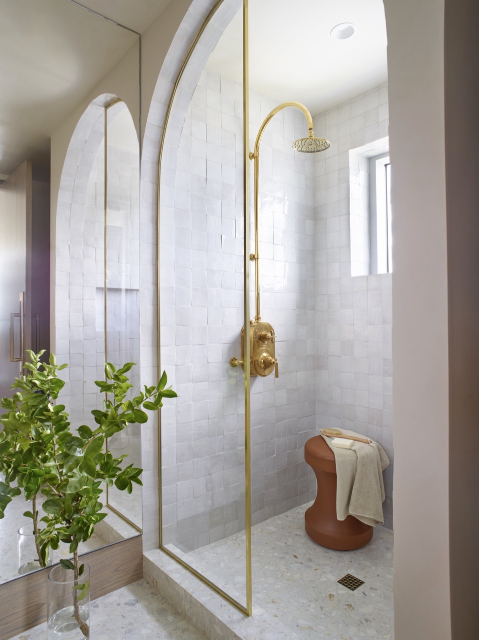 20 gaddis kbph6 guest bath 2 Large.jpg